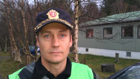 S�KER MED B�T: Innsatsleder Leif Seglem ved Eigersund politistasjon sier de har anmodet om � f� helikopter inn i s�ket. Foto: Per Fl�the