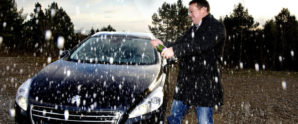Slo knockout p� konkurrentene - feiret med �sjampis�