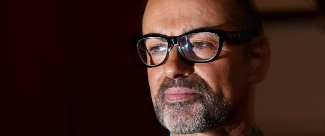 - Familien våker ved George Michaels sykeseng