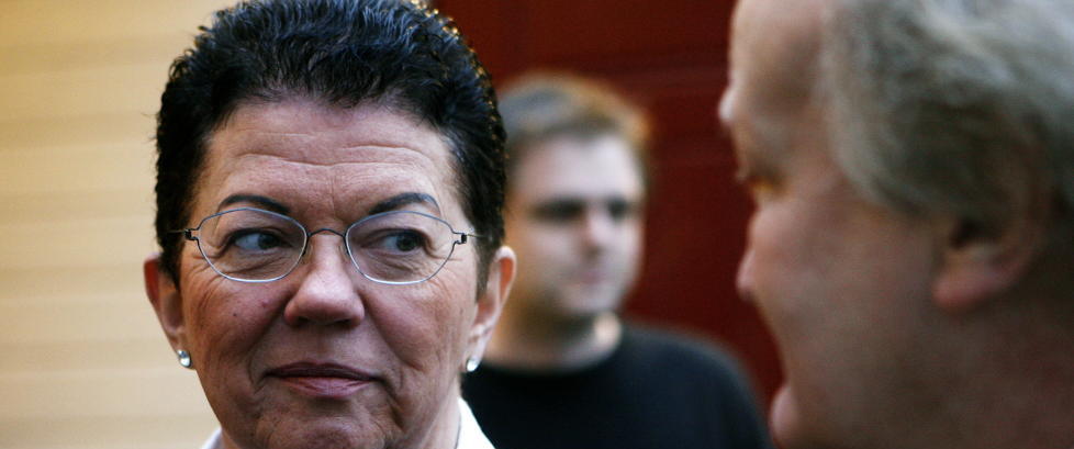 - Han kommer aldri til � slippe ut, s� man kan la v�re � hisse seg opp