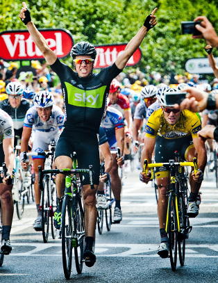 Edvald «smugtitter» på seirene innimellom