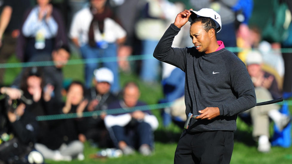 TRE SLAG FRA TET: Tiger Woods sleit med vind og v�r i California i natt, men gledet seg over at spillet han viste i Australia fortsatt sitter. Foto: AFP/Frederic J. BROWN