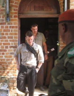 Her forlater de fengselet