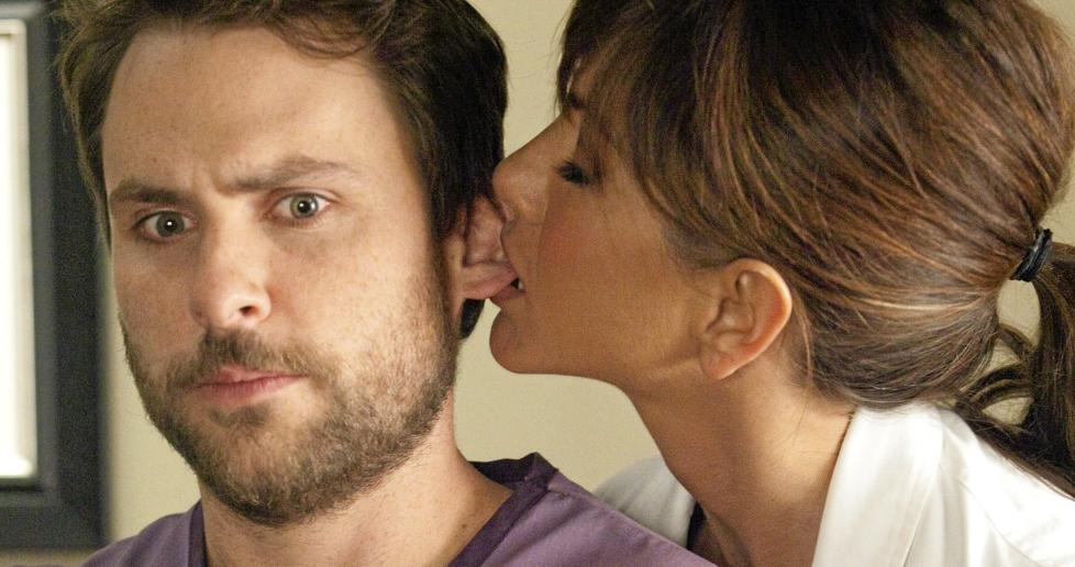 SM�BITING: Bortsett fra sextrakassering, er det kanskje ikke mye annet enn sm�biting � l�re av Jennifer Anistons opptreden i komedien Horrible Bosses. FOTO: Scanpix/Warner Bros