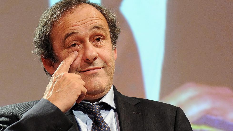 KONTROVERSIELL TILDELING: FIFA har f�tt massiv kritikk for � tildele Qatar fotball-VM i 2022. UEFA-president Michel Platini stemte selv p� Qatar, og mener det eneste fornuftige er � legge mesterskapet til vinteren. Foto: EPA/DANIEL DAL ZENNARO