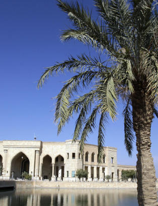 Saddam bygde palass fordi han var flau. Nå gir USA det tilbake til Irak