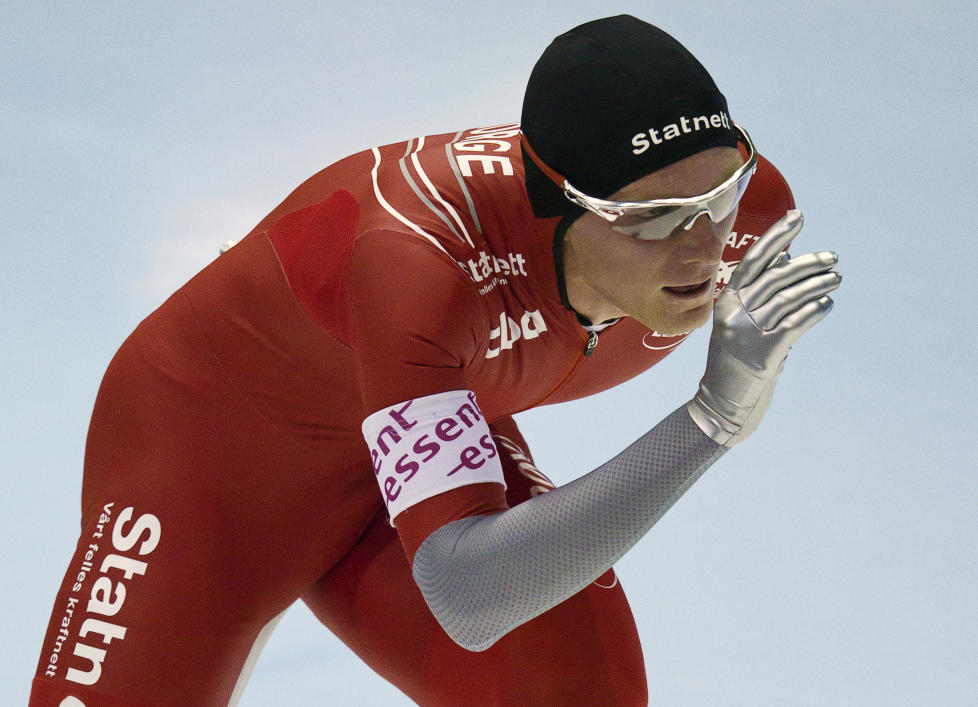 DISTANSERT: H�vard B�kko gikk en god 10 000-meter, men var sjansel�s mot nederlenderne Jorrit Bergsma, Bob de Jong og Bob de Vries. Foto: SCANPIX/REUTERS/Michael Kooren
