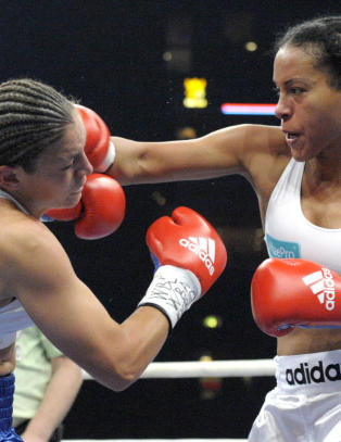 Seerne snytt for �yeblikket da Br�khus vant p� teknisk knockout