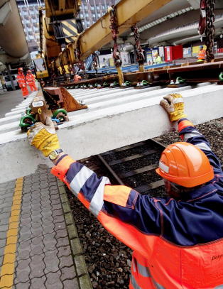 - Det norske folk er f�rt bak lyset