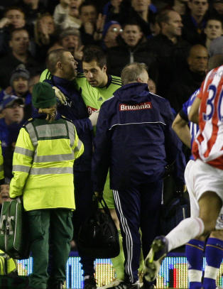 Groggy S�rensen ut p� b�re i sterk Stoke-seier