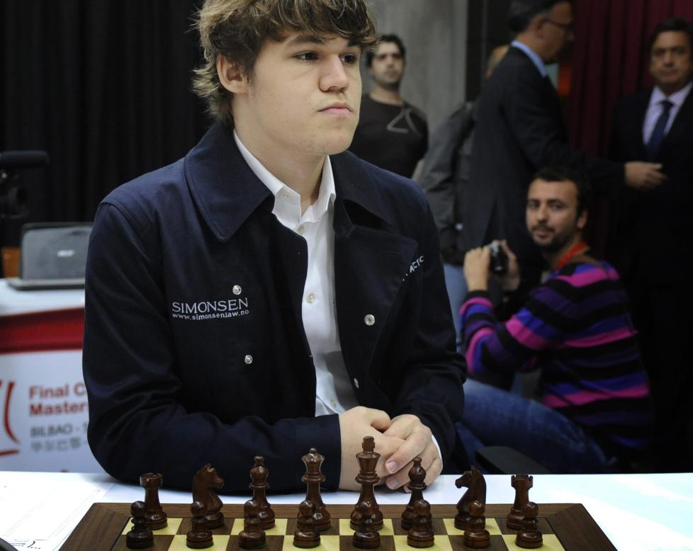 VERDENS BESTE: Magnus Carlsen har hatt et nytt stort �r, og topper sjakkens verdensranking. Han er blant ut�verne som er nominert til Folkets Idrettspris - en utmerkelse han vant ogs� i 2009.Foto: SCANPIX/REUTERS/Vincent West