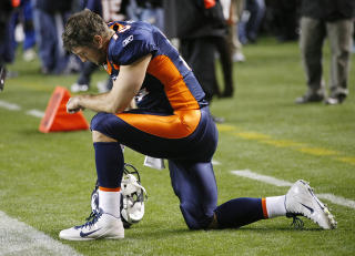 �TEBOWING�: �Tebowing� har blitt et begrep og en aktivitet i USA og spiller p� at Tim Tebow kneler hver gang han har gjort noe bra.Foto: SCANPIX/REUTERS/Rick Wilking