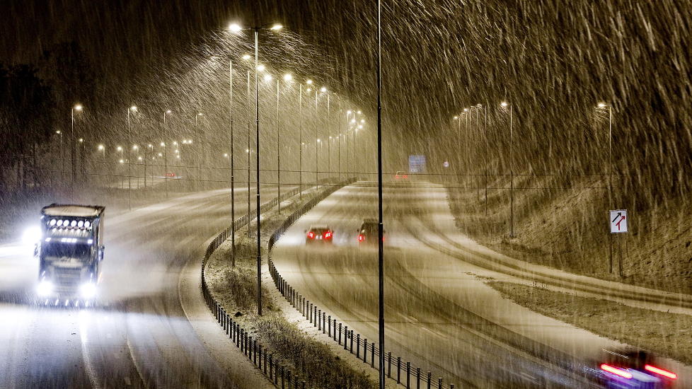 MOTORVEIDR�MMER: �planen er 76 til Holmlia / dr�mmen er ingen avstigning f�r Hedmark�, heter det i ingvilds finaledikt �Frostr�yk og eksos�. Foto: Espen R�st