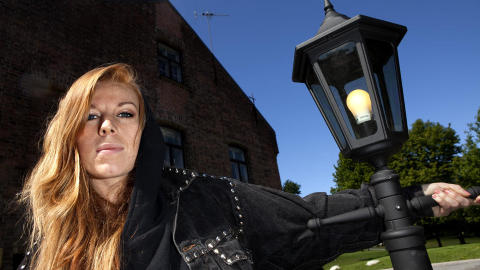 GABRIELLE: Etter å ha bedt hele Norge om å ringe henne, var det likevel andresingelen «Bordet» som snek seg inn i Dagbladets albumkåring. Foto: Anders Grønneberg GABRIELLE: Etter å ha bedt hele Norge om å ringe henne, var det likevel andresingelen «Bordet» som snek seg inn i Dagbladets albumkåring. Foto: Anders Grønneberg