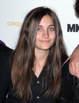 N� f�lger Paris Jackson i pappas fotspor