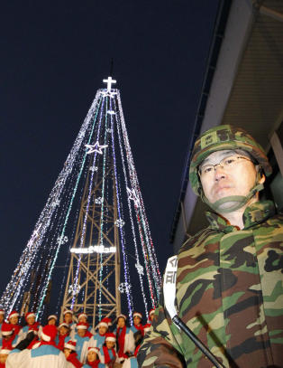 Nord-Korea med nye trusler p� grunn av juletr�r