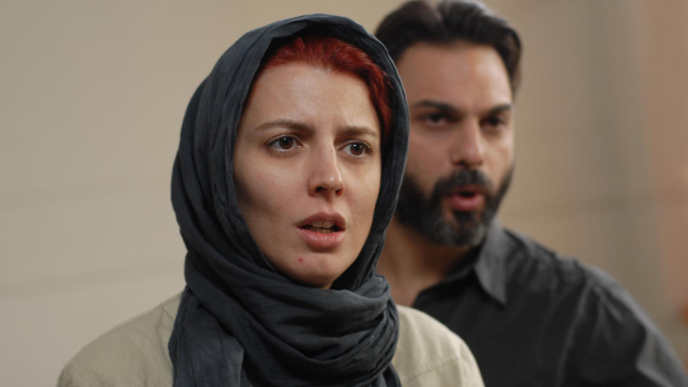 UTS�KT SKUESPILL: Skuespillerne hever det kloke dramaet i �Nader og Simin - et brudd�.