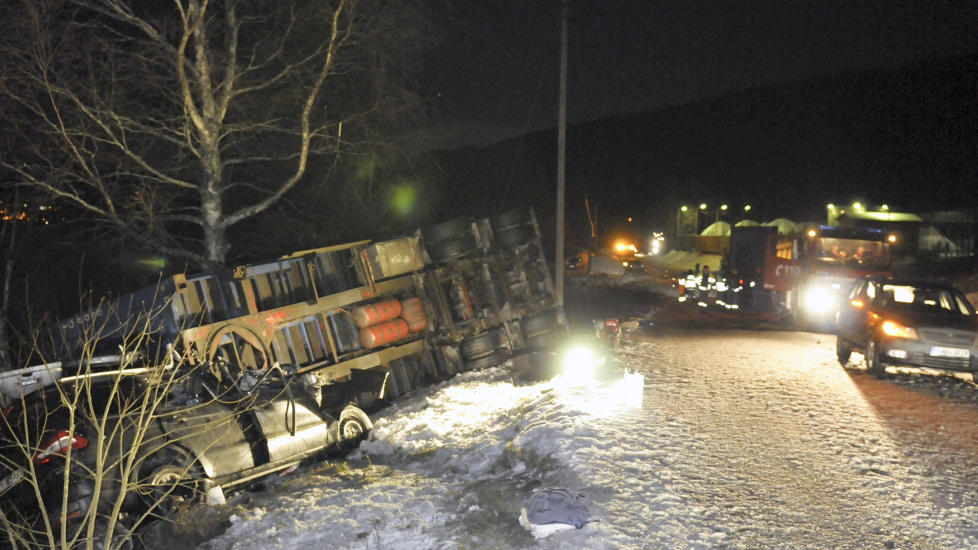 FAMILIE P� FEM: Far og s�nn omkom, mens mor og to barn overlevde trafikkulykka. 
Foto: Henrik Sundg�rd / Scanpix