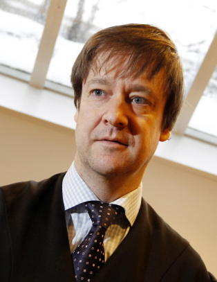 Truer med å anmelde staten for hallikvirksomhet
