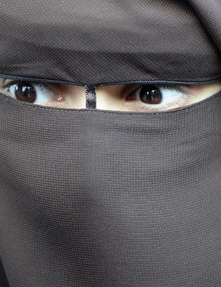 Kanadisk forbud mot heldekkende sl�r