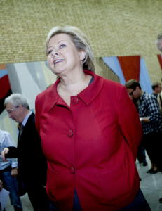Høyre har vind i seilene - bråstopp for Frp