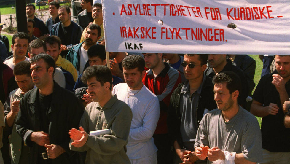 Strenge mot kurdere: �Kurdere fra Irak er vi ganske strenge mot. De irakiske myndigheter er brutale mot politisk aktive kurdere, men vi mener at v�re saker ikke handler om politiske dissidenter�, fortalte en informant i UDI til kronikkforfatteren. Bildet er fra en demonstrasjon i 2001. Arkivfoto: Helle Aasand/Scanpix