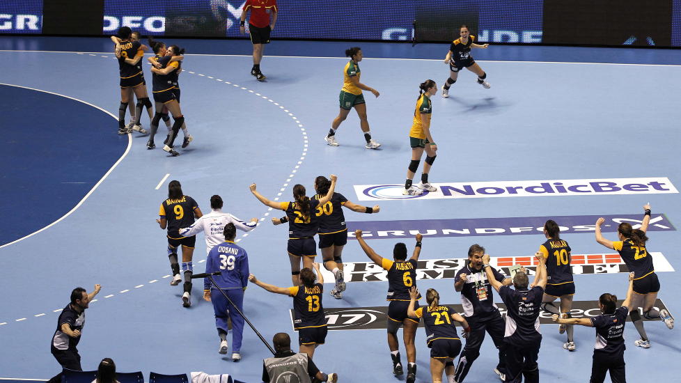 VILL JUBEL: Brasils tapte kvartfinalen kampen mot Spania. Etter slutt var det vill jubel blant de spanske spillerne. 
Foto: Gorm Kallestad / Scanpix