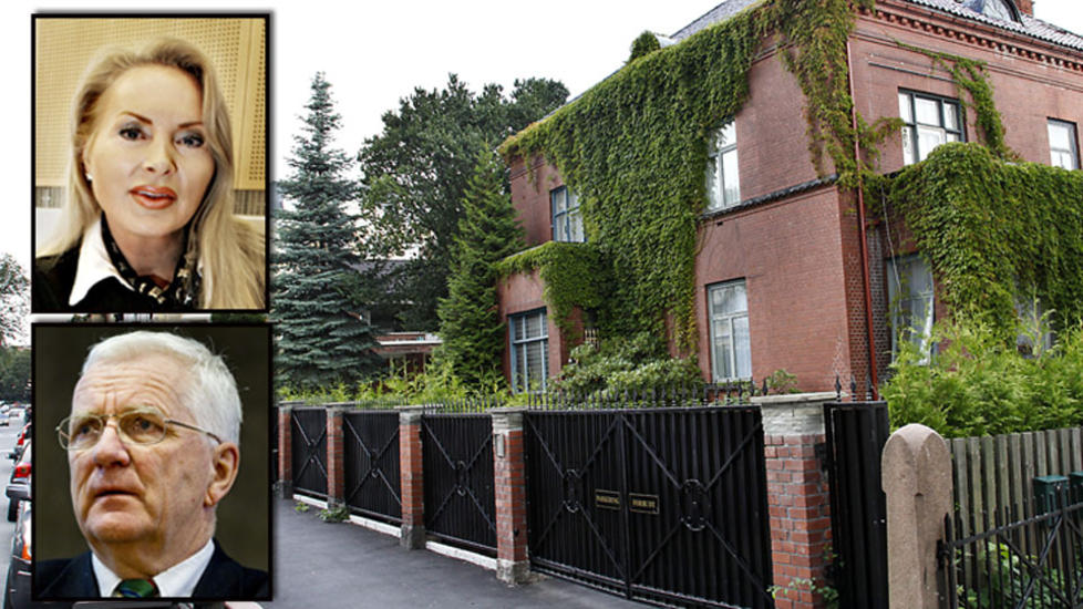  M�TES I RETTEN:  Mandag m�tes advokat Mona H�iness og redakt�r Trygve Hegnar i Oslo tingrett. Omtale av testamentet f�rte til at H�iness overtok denne verdifulle eiendommen i Eckerbergsgate p� Oslo vest, har utl�st h�ylytte konflikter mellom de to profilerte samfunnsakt�rene. FOTO: JACQUES HVISTENDAL, OLE C. H. THOMASSEN OG SCANPIX.