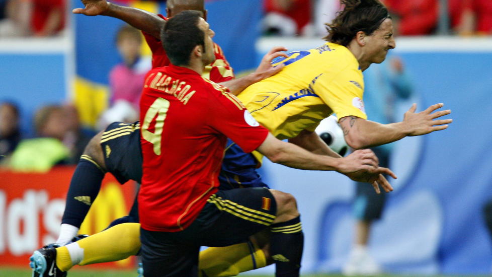  Zlatan Ibrahimovic har utgitt selvbiografien Jeg er Zlatan - en fengende bok i stigningen, men som flater ut p� toppen. Her fra EM 2008. Foto: Arnt E. Folvik/Dagbladet