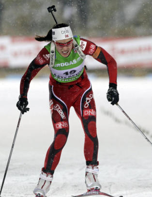 Skiskytterjentene tatt av vinden
