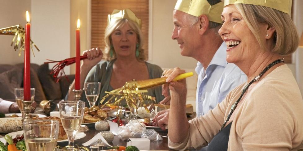 NYT JULEMATEN: Ved � ta noen enkle forholdsregler kan du gj�re magen forn�yd n�r familien er samlet til et deilig julem�ltid. ILLUSTRASJONSFOTO: Colourbox