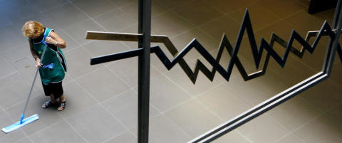 - Wall Street-banker ble hyret for � skjule den greske �konomiens skavanker
