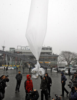 Nord-Korea i alarmberedskap etter propagandastunt fra s�r
