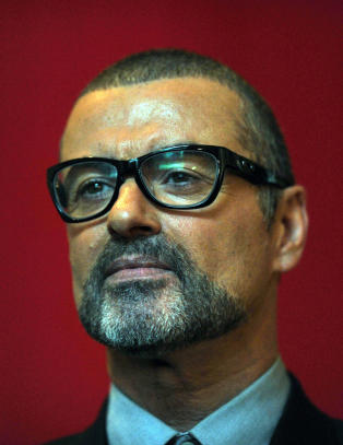 George Michael er p� bedringens vei
