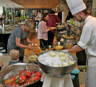 NORGES BESTE: Rica Nidelven i Trondheim har i flere �r hatt Norges beste hotellfrokost. Foto: ODD ROAR LANGE