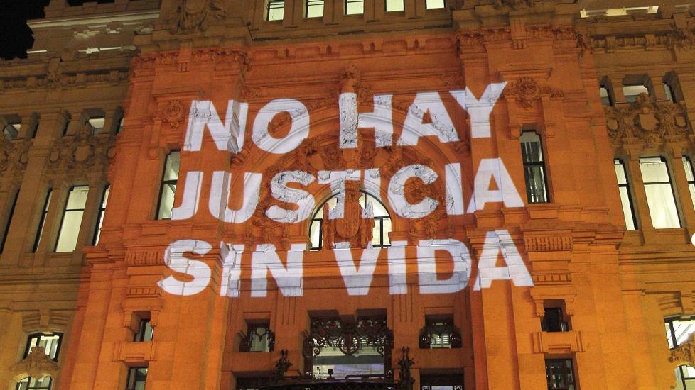 FORBUDT: D�dsstraff er forbudt i hele EU - her fra en protest mot d�dsstraff i Madrid i november. Foto: EPA/Scanpix