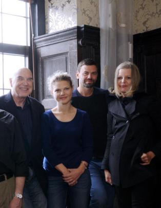 Duo fra Moskva blir kunstnerisk ledelse når Bergen får ny kunsttriennale.