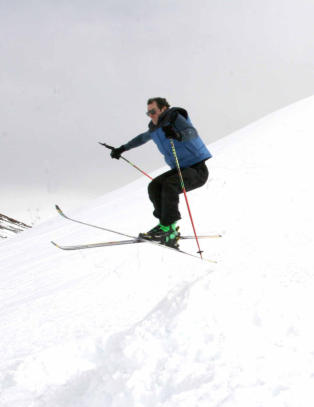 Du gjetter aldri hvor denne typen st�r p� ski