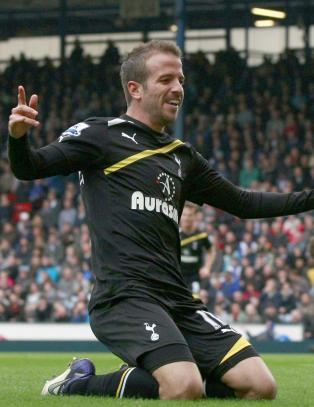 Van der Vaart-skade gir Redknapp hodebry