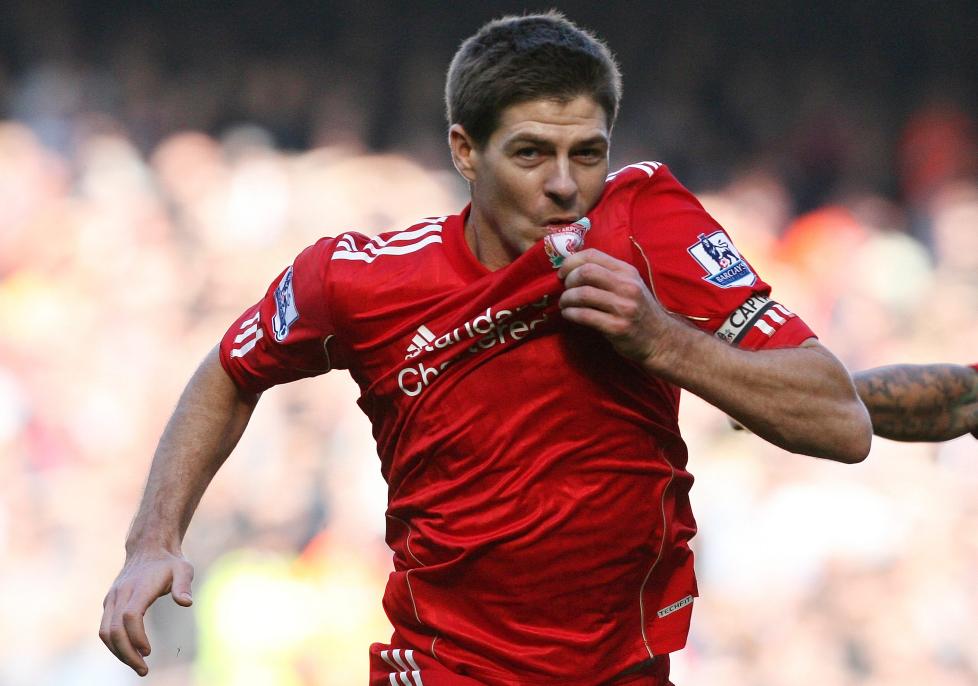 MOT COMEBACK: Klubbkaptein Steven Gerrard kan v�re tilbake i aksjon for Liverpool allerede i romjula.Foto: SCANPIX/EPA/LINDSEY PARNABY