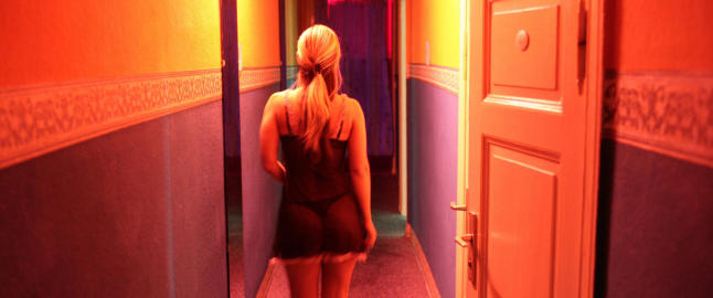 - Ble robbet mens jeg var bed�vet av stoff fra bare kvinnepupper