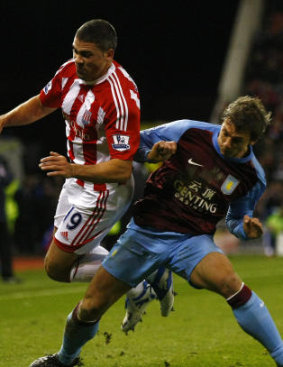 Aston Villa reddet av tverrliggeren mot Stoke