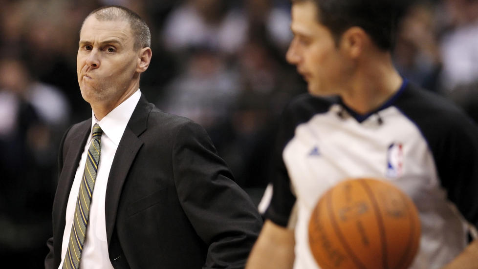 FIASKOSTART: Dallas-trener Rick Carlisle har hatt en elendig sesongstart. Foto: AP Photo / Brandon Wade / Scanpix