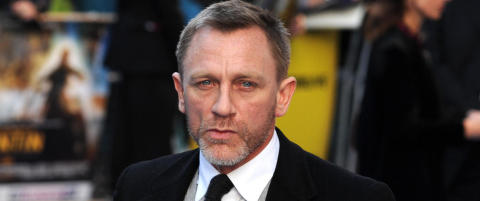 Frittalende Daniel Craig mener politikere er drittsekker