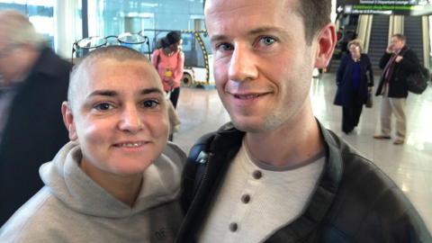 NYFORLOVET: Sinead O'Connor og Barry Herridge p� vei til bryllup i Las Vegas i desember. Foto: Sineadoconnor.com
