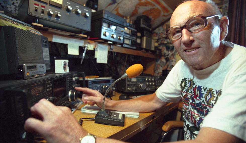 FRUSTRERT: Norske radioamat�rer mener de med sm� midler kan bidra til �kt kommunikasjonssikkerhet i Norge. Derfor har de bygget opp et skyggenett i all stillhet. Foto: Mette Randem