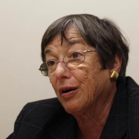 DILEMMA: Sheila Birnbaum sier ofrene m� ta et vanskelig valg. Foto: BRENDAN MCDERMID/REUTERS