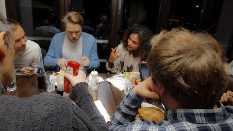 SISTE M�LTID: En bedre middag og - for noen - et lite glass sammen med musikere og gode venner m� til. Foto: Nina Ruud