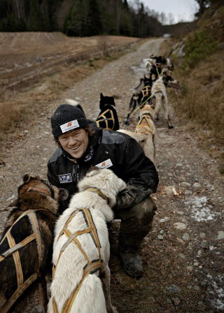 Hundeglad: Monsen satser n� for fullt p� � konkurrere i hundekj�ring.
Foto: J�rn H. Moen / Dagbladet