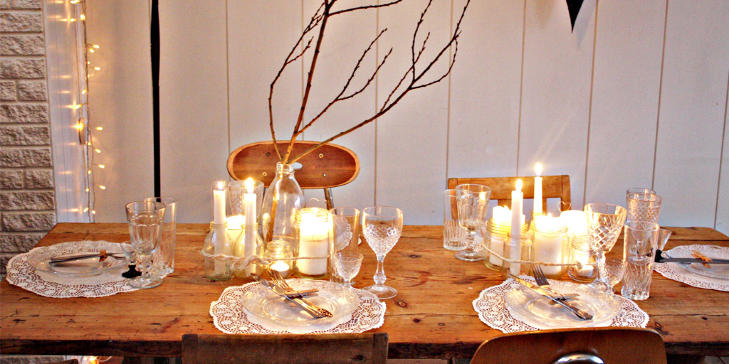 R� NATUR: Brigitta har dekket sitt nytt�rsbord enkelt, men likevel vakkert vakkert. Og perfekt for �rets st�rste fest. FOTO: Brigitta/briggslekehus.blogspot.com
